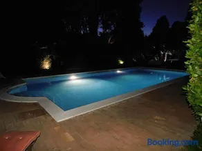 Appartamento con piscina immersa nel verde - Image 1