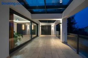 Slotvin Apartments - Image 1