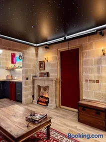 Maison du Sorcier, Escape Game, Jacuzzi, 15 min from Paris - Image 1