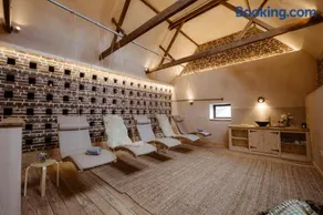 Giant Yurt Sleeping 8 with Spa, Catering, Walled Gardens, Nature Reserve, Free Parking - Image 3