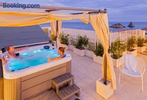Drea Acitrezza Luxury Home - Image 2
