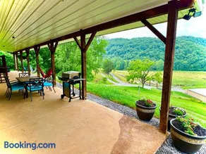 Country views and hikes. - Image 1