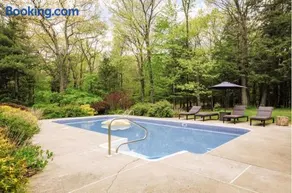 Deerhaven Lane House- Luxury Home with Pool - Image 1