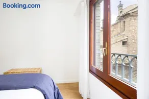 Apartamento con vistas en centro histórico - Image 2