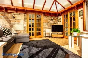 Burnock Lodge with Hot Tub - Image 3