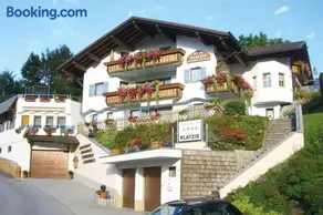 Appartement adapté aux familles avec barbecue, sauna et jardin | Vue montagne - Image 1