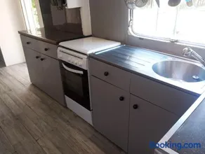 Mobil Home avec piscine sur terrain privé de 1500 m2 - Image 4