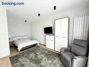 Moreni Residence Apartment - A peaceful retreat w Vitosha view & Free Parking - Image 2