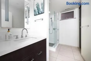 Brand New Condo 1 block from Beach - Pet Friendly - Image 1