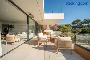 Casa Sol Luxury Rooftop Penthouse Gym Spa Pools - Image 3