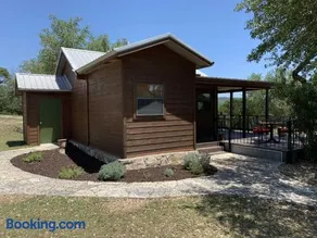 Hill Country Hideout - Image 3