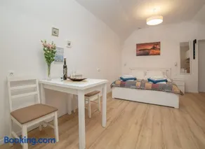 Studio apartment JELI - Image 3