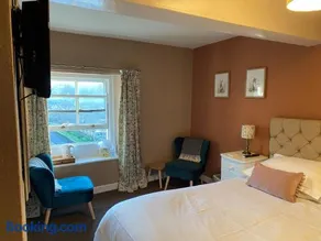 Talbot House Bed & Breakfast and Tearoom - Image 3