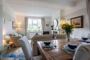 Dog friendly rural retreat with countryside views - Image 2