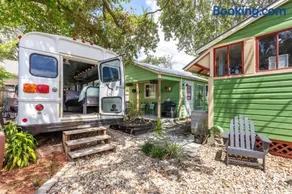 Cozy 3BR Retreat - Near Bars Zoo & Lake Trails - Image 1