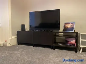 5 minutes from Loch Lomond - Newly Renovated Ground Floor 1-Bed Flat - Image 2