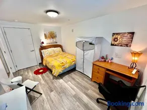 Micro Studio Apartment 10 Minutes Walk to University of Washington - Image 2