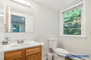 Pine Brook 808 I Your Newark Retreat I Pool & Gym - Image 2