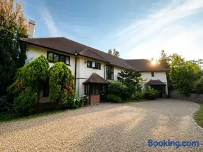 Brook House - Image 3