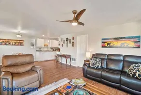 Spacious Retreat with Hot Tub Patio & King Bed - Image 5