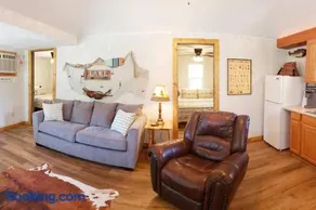 Lakeside Retreat - Romantic Cabin - Resort Pool, Dock, Fire Pit! - Image 3