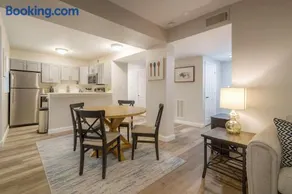 2BR w King Bed Pool Steps to Forest Park CWE - Image 5