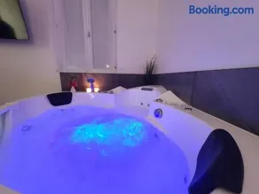 Suite romantique 2 pièces - spa balnéo privatif - Image 1
