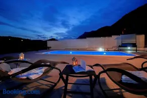 Holiday Home Vedrana - Image 2