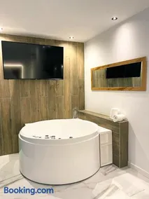 Apartamentos Turísticos Córdoba Boutique Con jacuzzi - Image 5