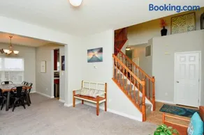 Modern Retreat near downtown Dayton - Image 3