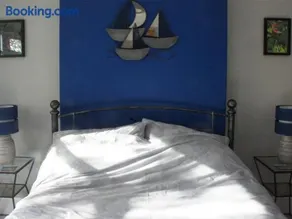 Wickham House Apartment - Image 2