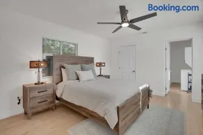Mid-Century Modern 2BR - Image 1