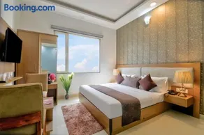 Hotel Sky Nest Suites Near Delhi Airport - Image 2
