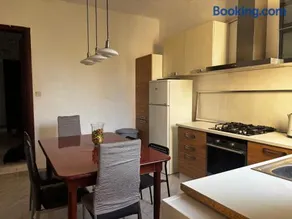 Traditional 3-Bedroom Apartment in Central Ħamrun - Image 1