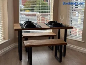 Links Apartment, Southport, Englands Golf Coast - Image 2