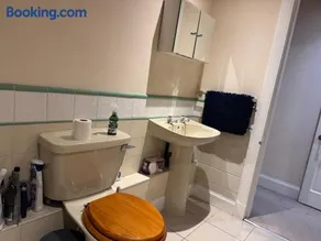 Apartment in excellent city centre location - Image 5