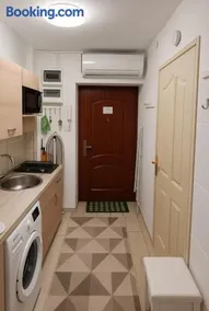 Steve's Little Flat - Image 1