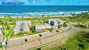 Apartamento Pé na Areia Cond Alphaville Guarajuba - Image 3