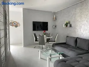 Luxury Westpark 2-Room Apartment Lakeview W5 - Image 4