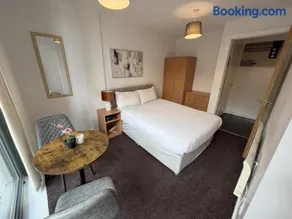 Northern Quarter 2-bed, Sleeps 6 with Balcony - Image 2