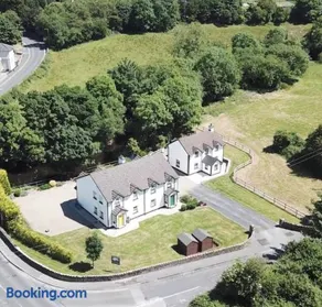 Riverbank Cottages - Image 1