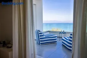 La Mer Bleue Boutique Suite - Image 1