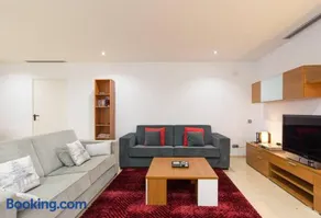 Apartamento con billar junto al mar en Málaga - Image 2