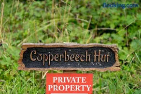 Copperbeech Hut - Romantic Hideaway with a Private Hot Tub - Image 3