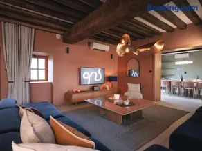 Charme Authentique du XIVe siècle avec WiFi et Parking à Contigny - Image 2