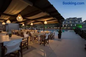 Three Stars Hotel - Image 3