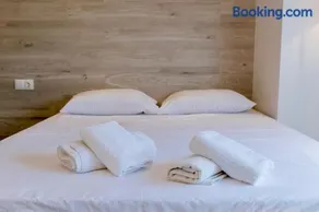 Ammos Luxury Suite - Image 5
