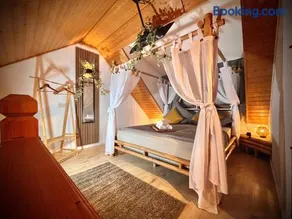 Stay by Home Deluxe Apartment WiFi-PS4-TV-Loft-Bath-Kitchen - Image 2