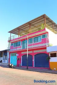 Hotel Casa Mandarine , Amazing Private Rooms w Balcony, Rooftop, Hammocks, AC, SmarTV, 100mbs! - Image 2