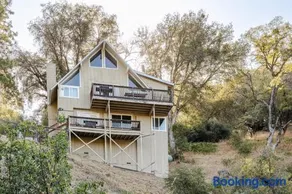 Riverfalls Retreat - Image 1
